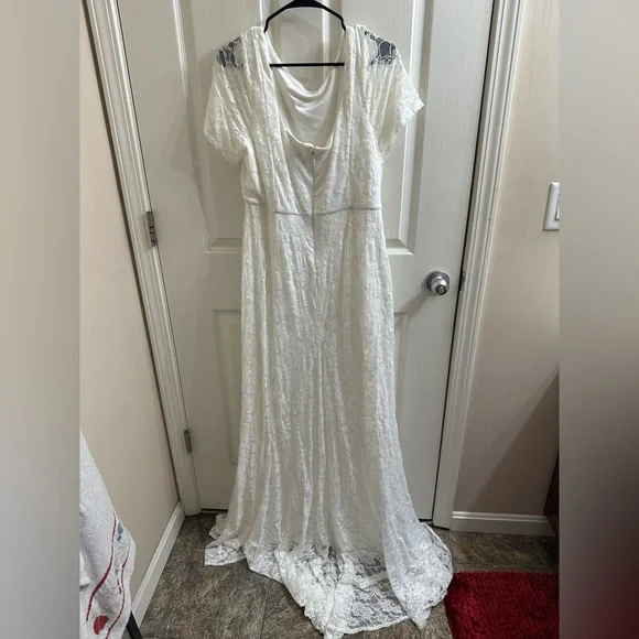 Torrid Ivory Lace Wedding Dress Size 18 - Picture 7 of 8